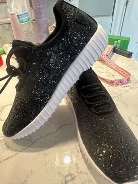 Womens Black Glitter Athletic Sneakers - size 7.5 New